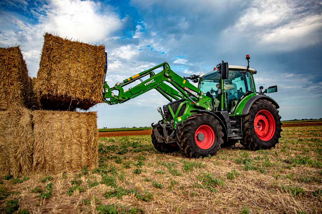 Fendt 300 loader tractor