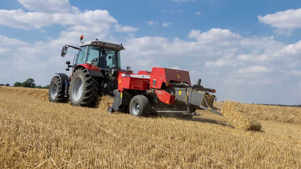 Massey Ferguson 1842S baler