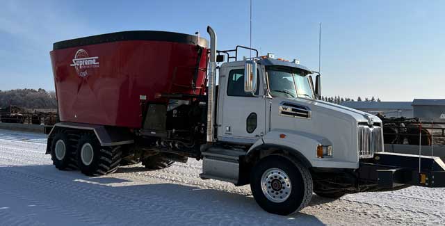 Supreme 1250T truck mount feed processor on Western Star truck