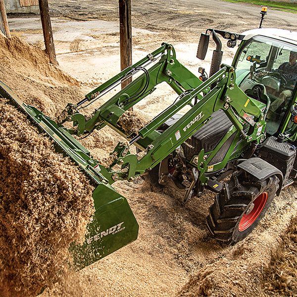 Tractors Less than 174HP