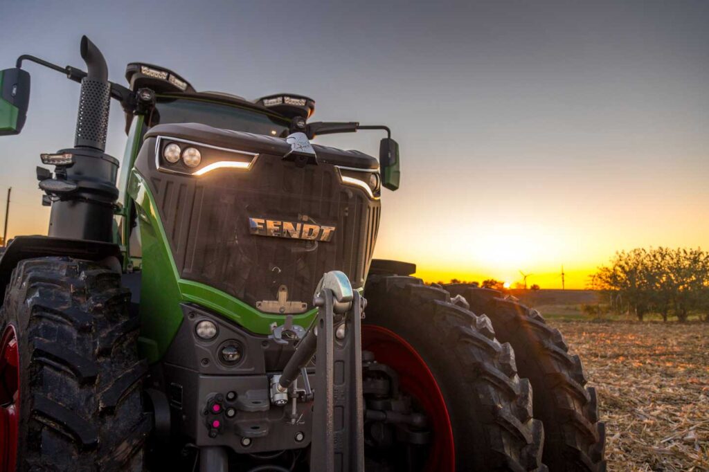 Fendt 1052 Gen4 tractor at sunrise on a southern Alberta farm, showcasing high-quality agricultural equipment available at Hanlon Ag Centre.
