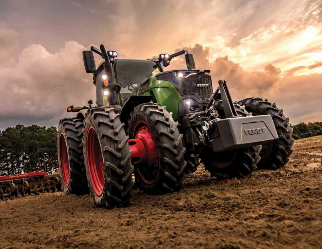 Fendt 700Gen7.1 high-horsepower tractor with dual rear tires working a cultivated field at sunset in southern Alberta, showcased by Hanlon Ag Centre for prairie farming and heavy tillage applications.