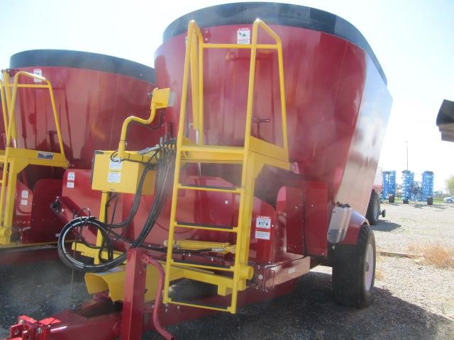2023 Supreme Intl SEG7T
