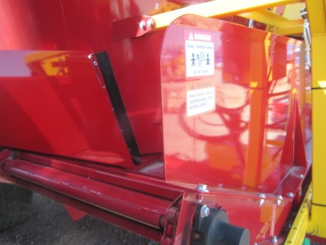 2023 Supreme Intl SEG7T