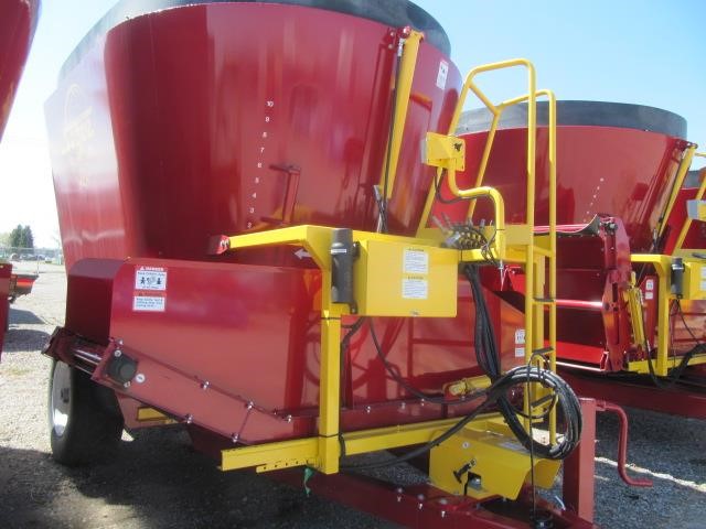 2023 Supreme Intl SEG7T