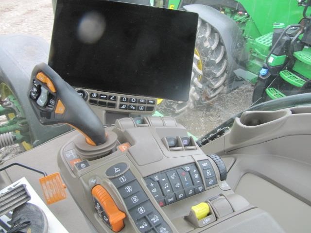 2025 John Deere 8R 410