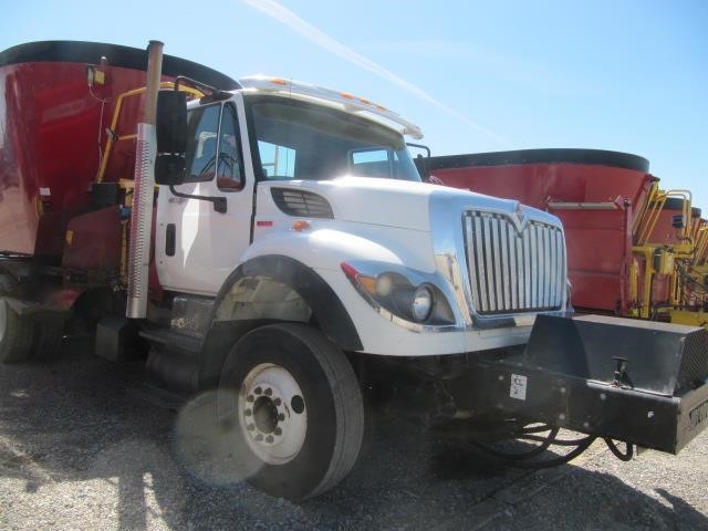 2010 Supreme Intl 900TTM